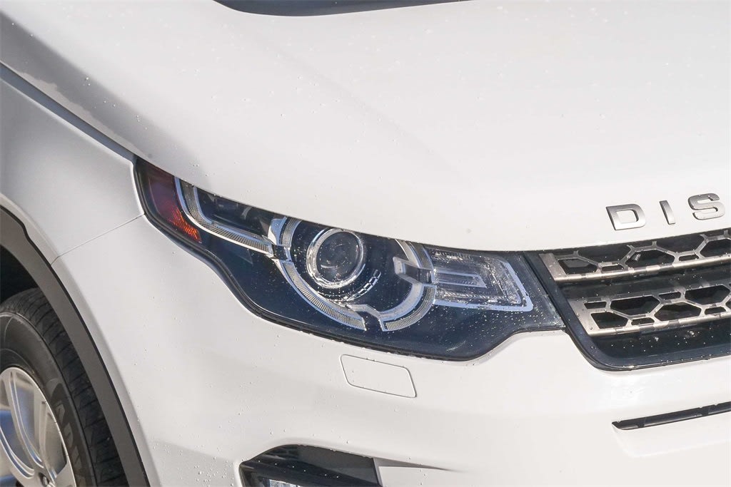 Thumbnail: 2017 Land Rover Discovery Sport - 18