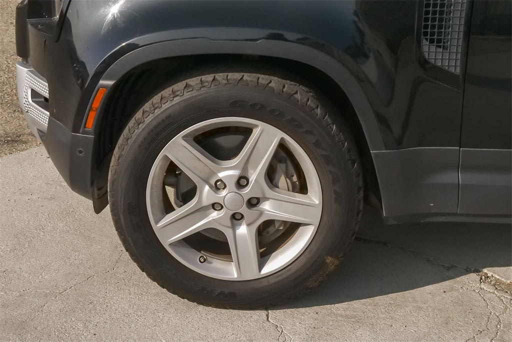 Thumbnail: 2020 Land Rover Defender - 6