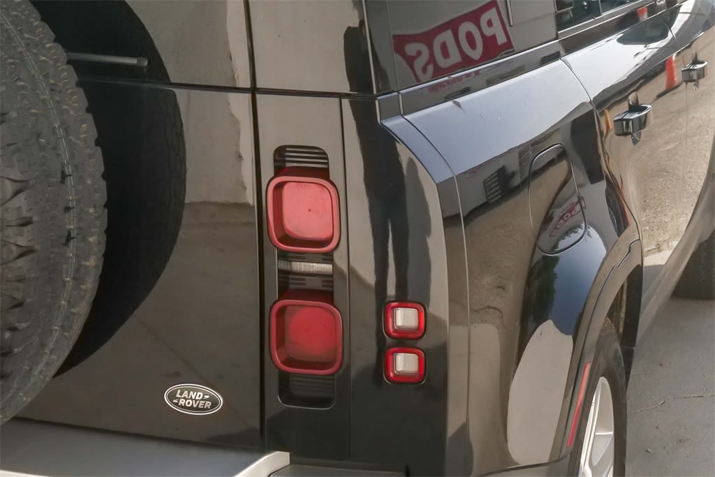 Thumbnail: 2020 Land Rover Defender - 7