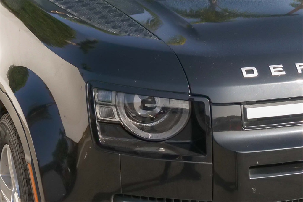 Thumbnail: 2020 Land Rover Defender - 9