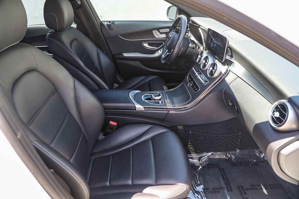 Thumbnail: 2020 Mercedes-Benz C-Class - 6