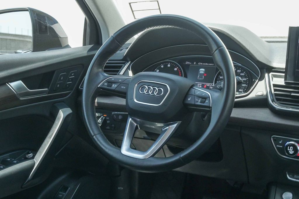 Thumbnail: 2021 Audi Q5 - 2