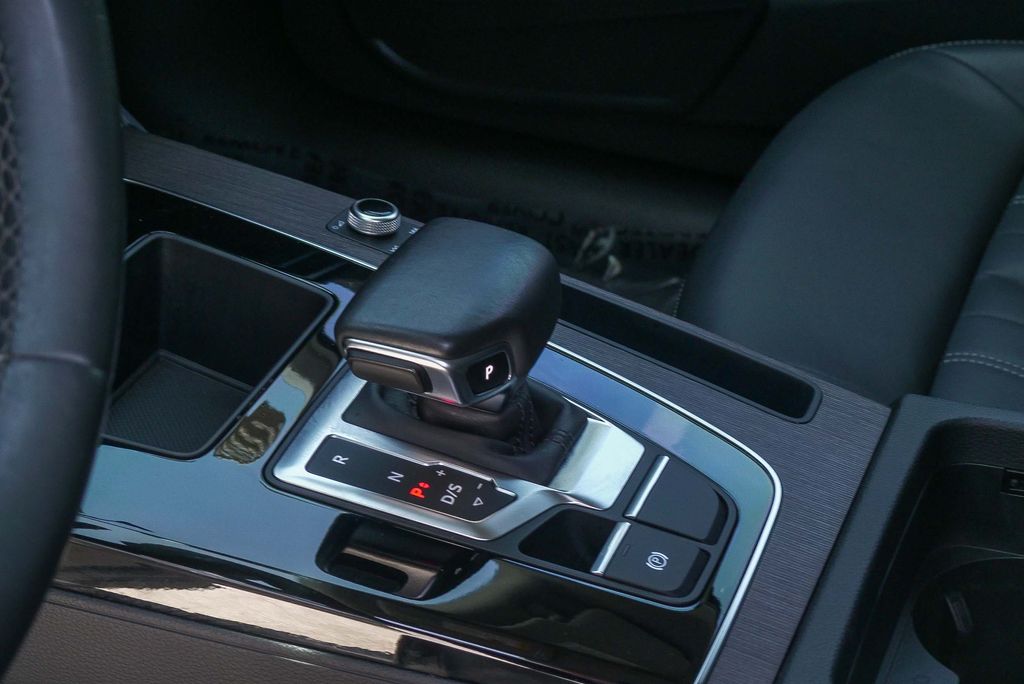 Thumbnail: 2021 Audi Q5 - 13