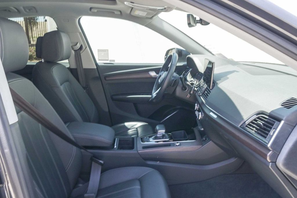 Thumbnail: 2021 Audi Q5 - 9