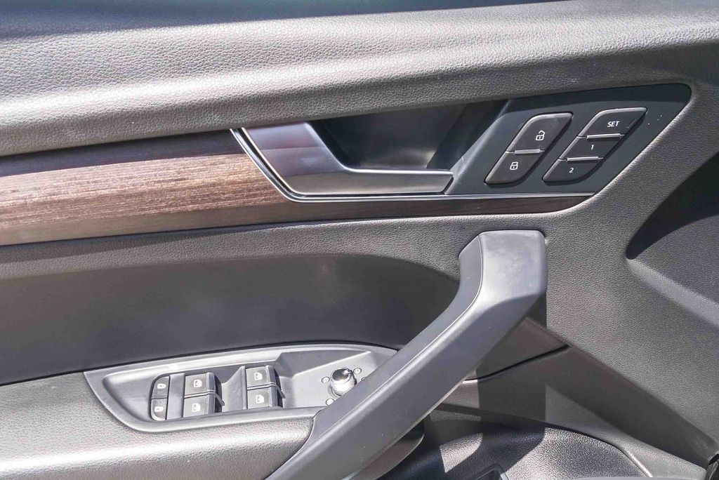 Thumbnail: 2021 Audi Q5 - 21