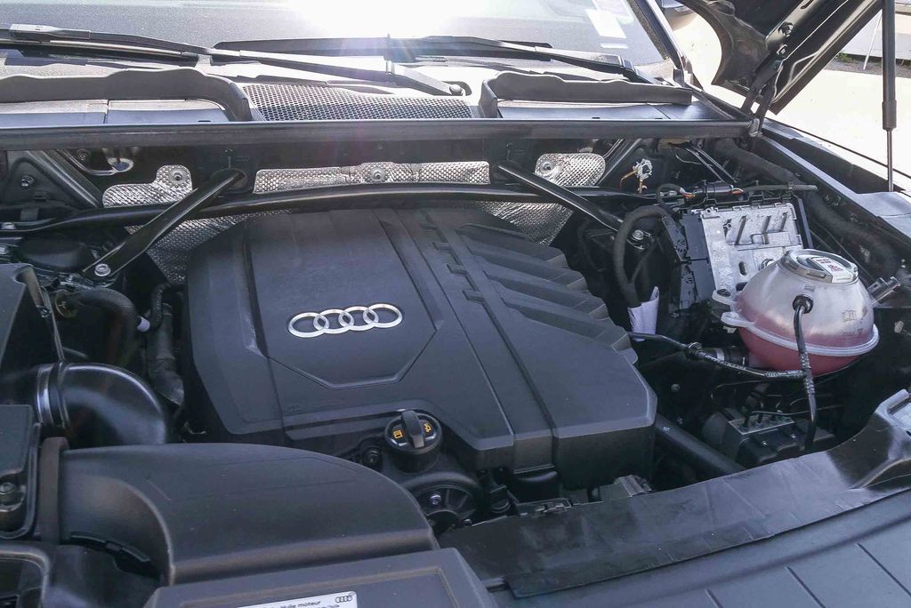 Thumbnail: 2021 Audi Q5 - 7