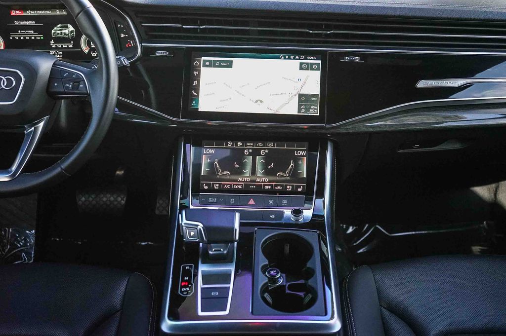 Thumbnail: 2023 Audi Q8 - 13