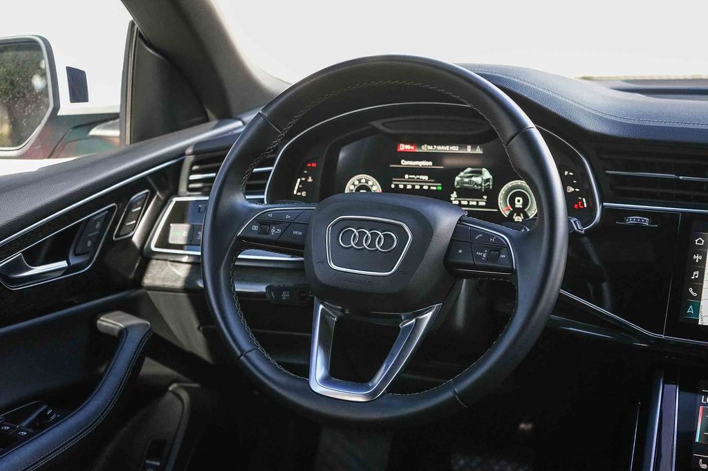 Thumbnail: 2023 Audi Q8 - 8