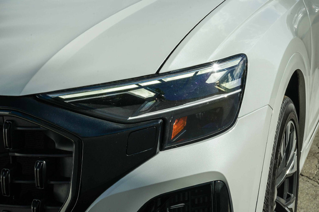 Thumbnail: 2023 Audi Q8 - 20