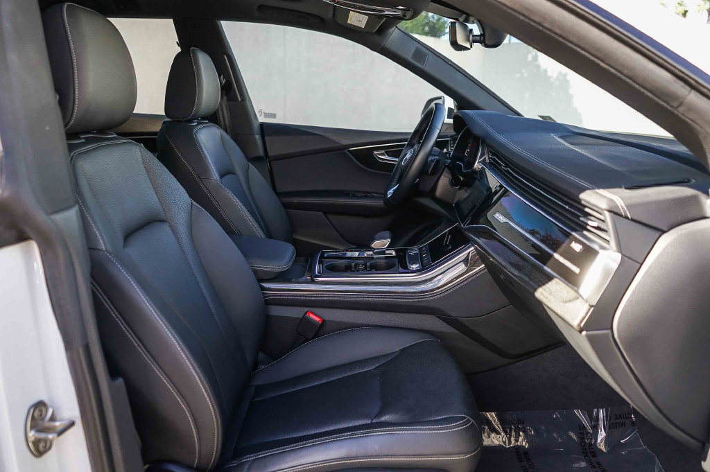 Thumbnail: 2023 Audi Q8 - 9