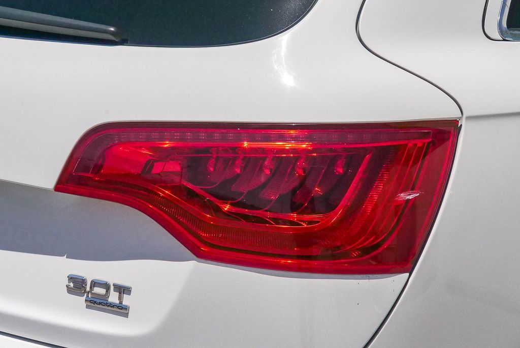 Thumbnail: 2015 Audi Q7 - 21