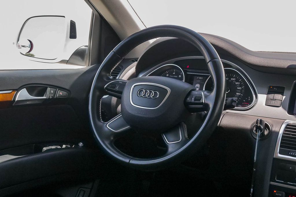 Thumbnail: 2015 Audi Q7 - 12