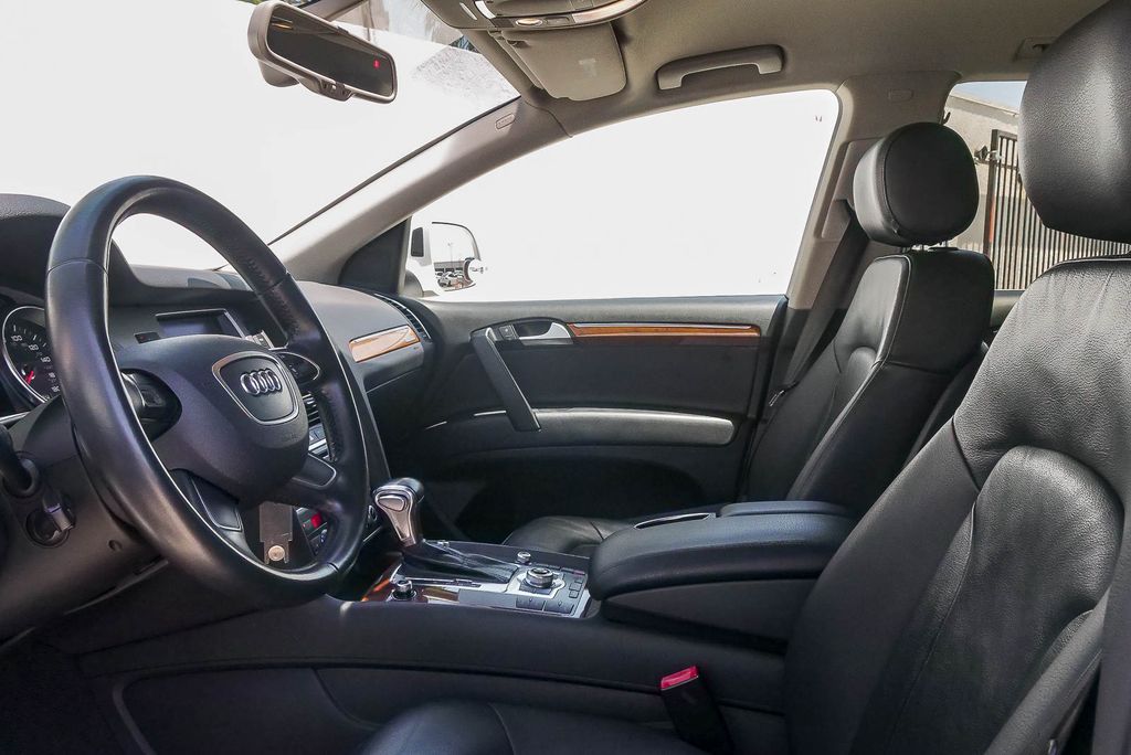 Thumbnail: 2015 Audi Q7 - 10