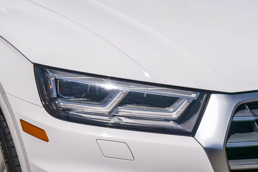 Thumbnail: 2018 Audi Q5 - 18