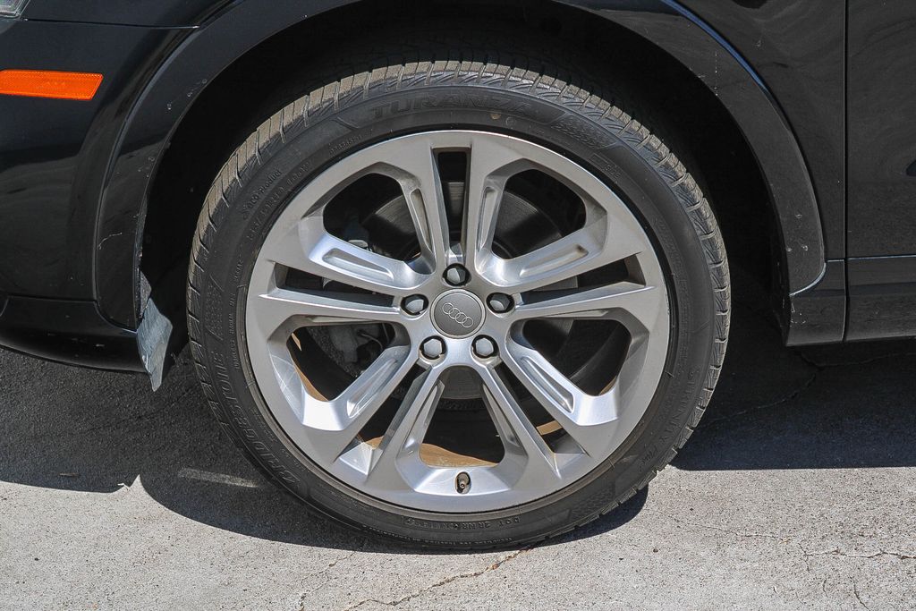 Thumbnail: 2015 Audi Q3 - 11