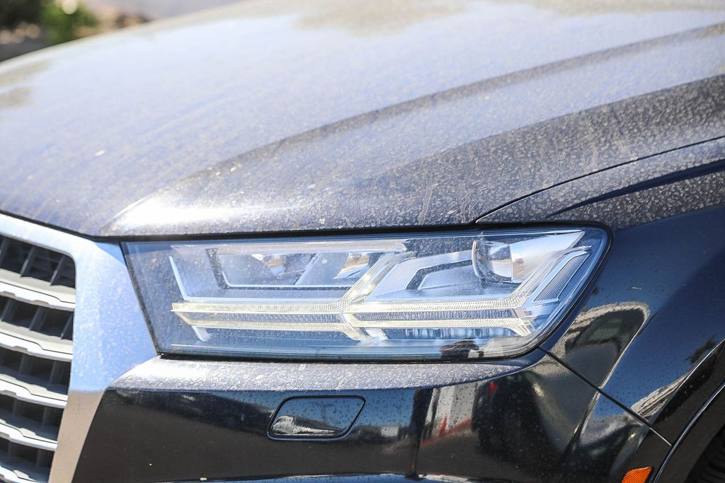 Thumbnail: 2017 Audi Q7 - 9