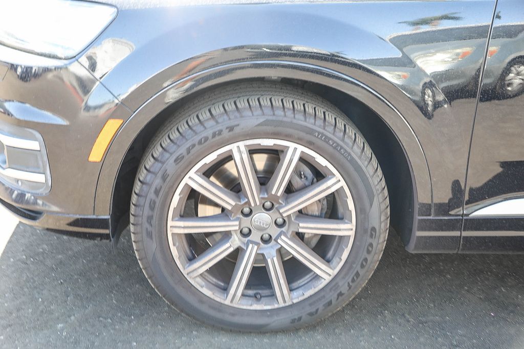 Thumbnail: 2017 Audi Q7 - 6