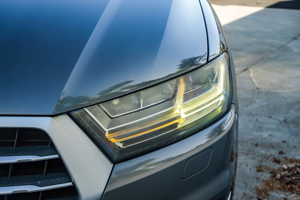 Thumbnail: 2017 Audi Q7 - 9