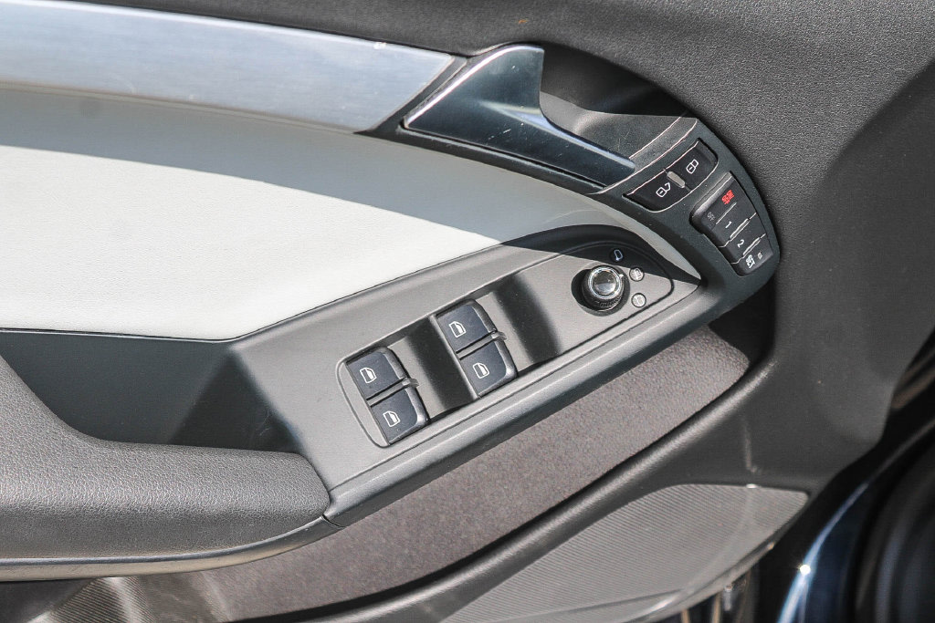 Thumbnail: 2012 Audi S5 - 23