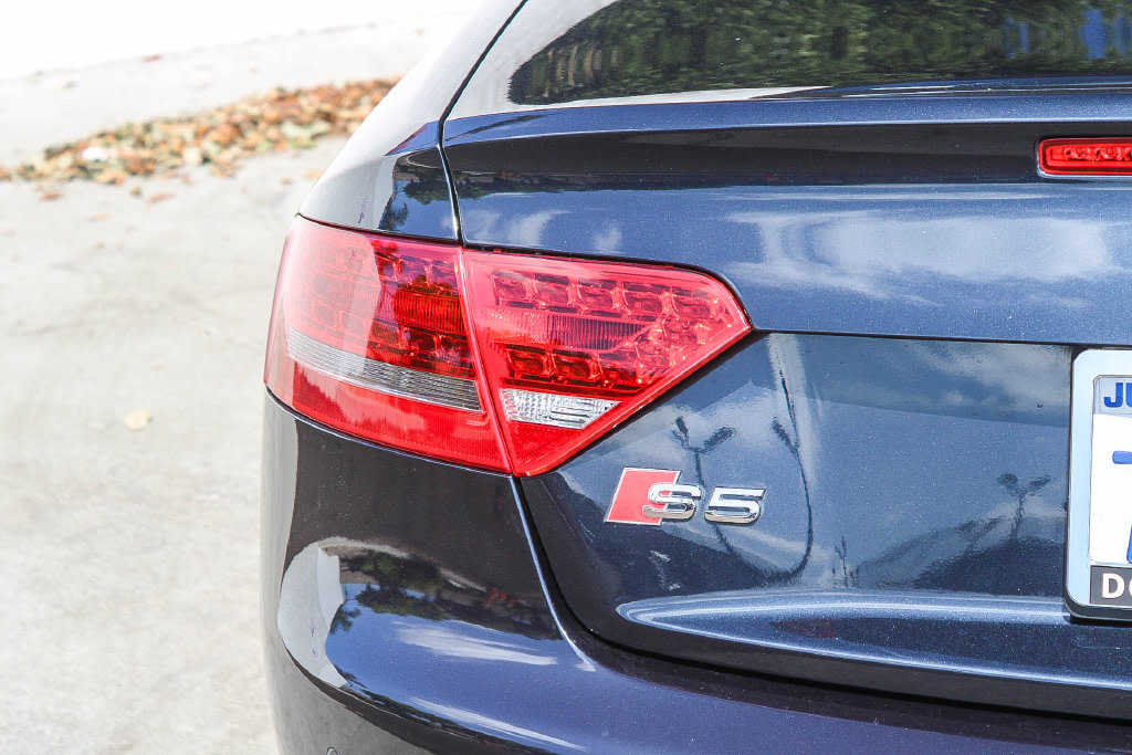 Thumbnail: 2012 Audi S5 - 18