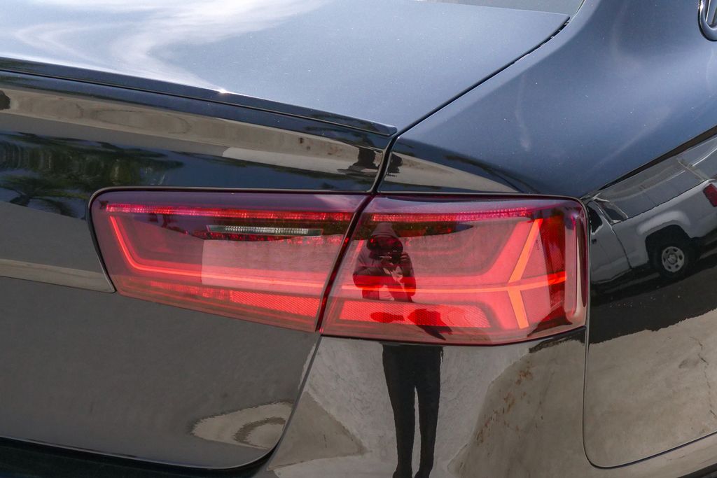 Thumbnail: 2017 Audi S6 - 11