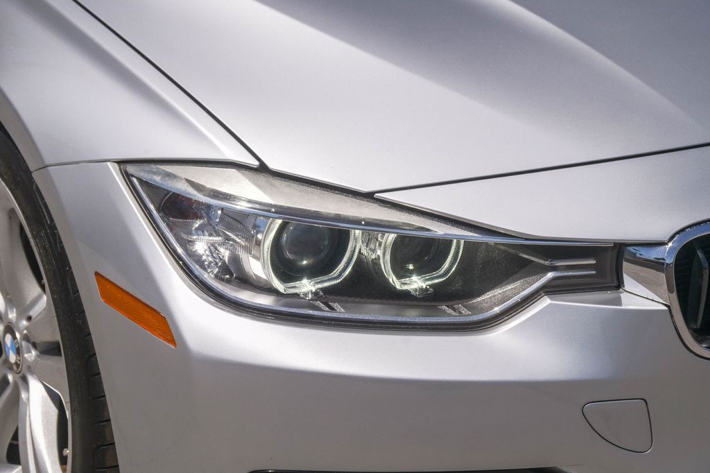 Thumbnail: 2014 BMW 3 Series - 18
