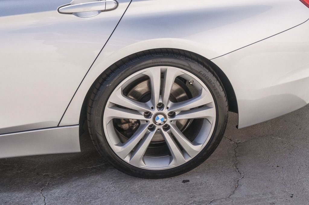 Thumbnail: 2014 BMW 3 Series - 19