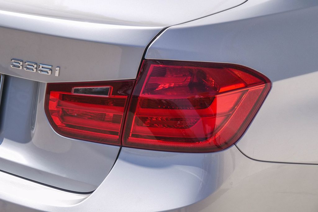 Thumbnail: 2014 BMW 3 Series - 21