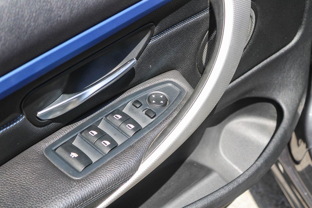 Thumbnail: 2015 BMW 4 Series - 23