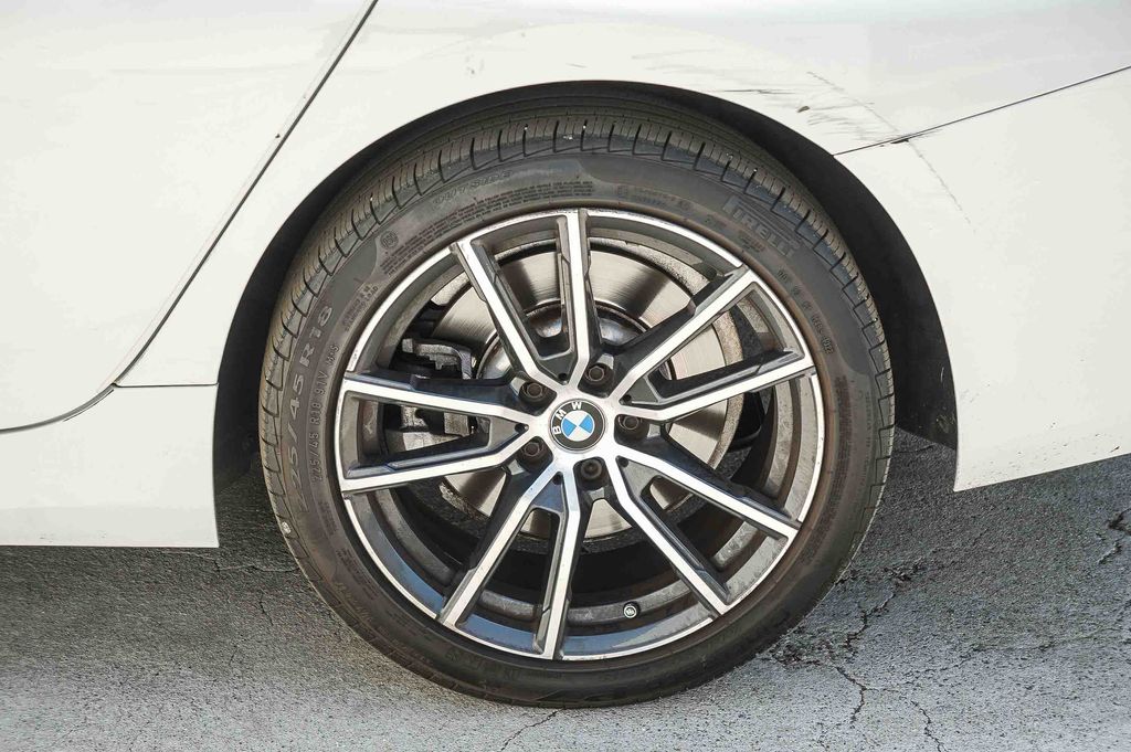 Thumbnail: 2019 BMW 3 Series - 5