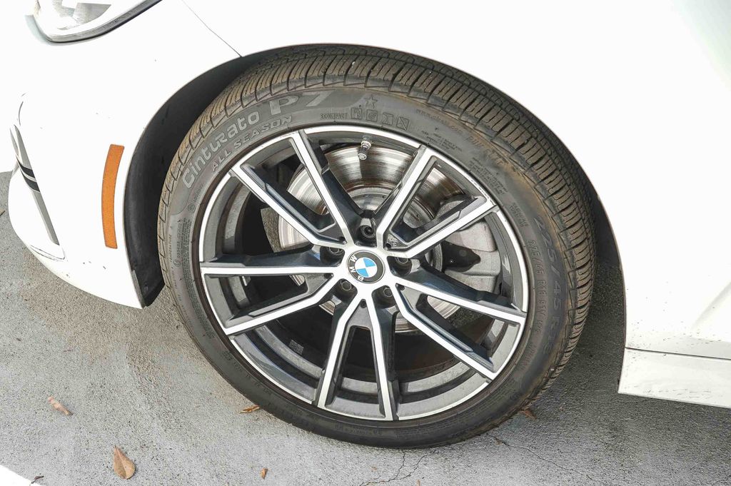 Thumbnail: 2019 BMW 3 Series - 11