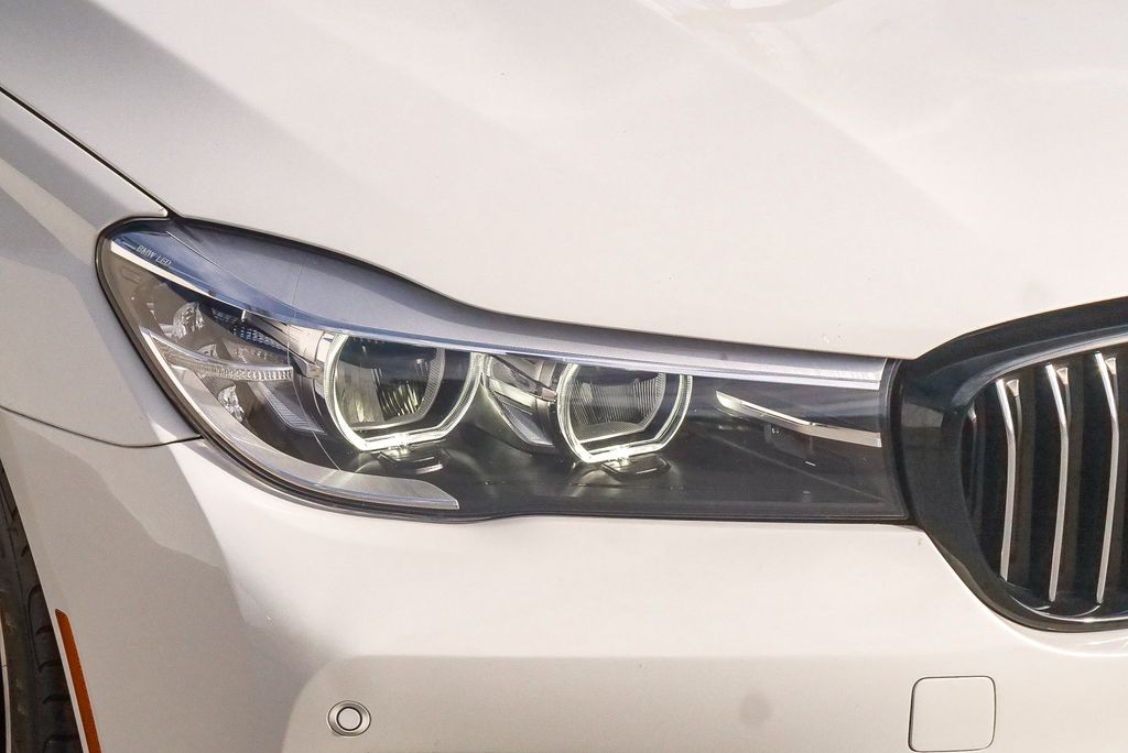 Thumbnail: 2018 BMW 7 Series - 15