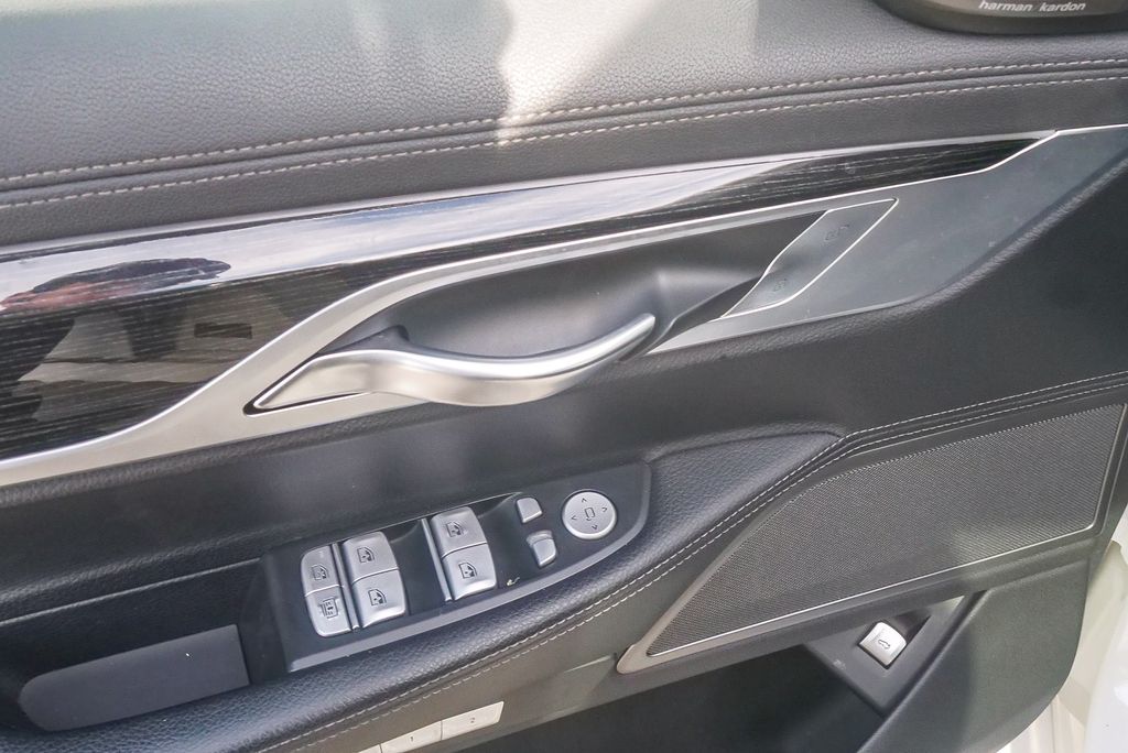 Thumbnail: 2018 BMW 7 Series - 19