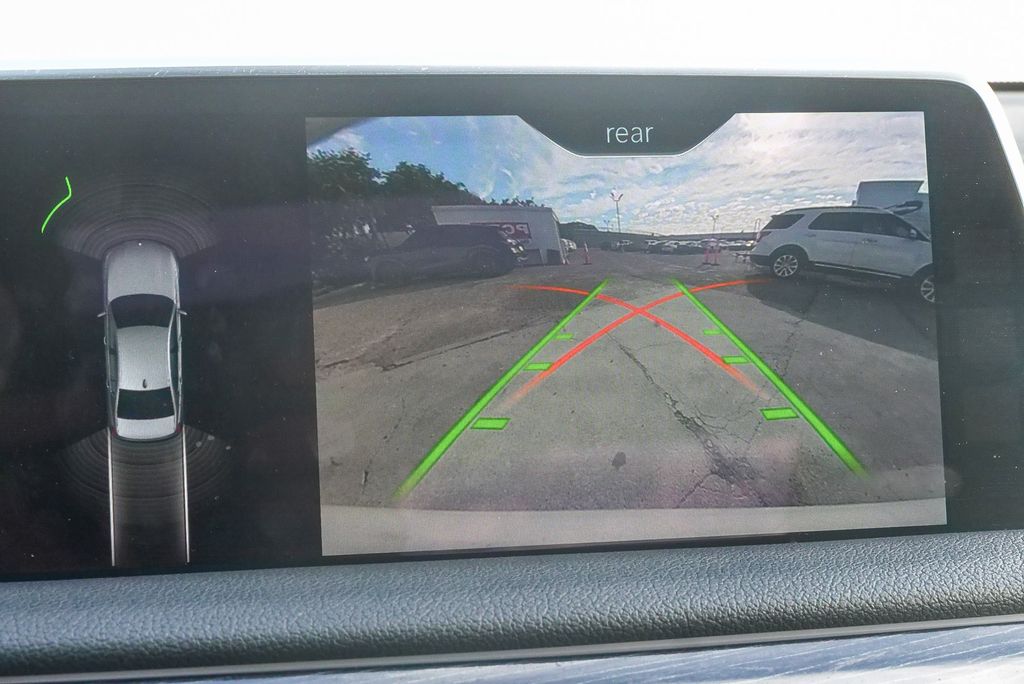 Thumbnail: 2018 BMW 7 Series - 10