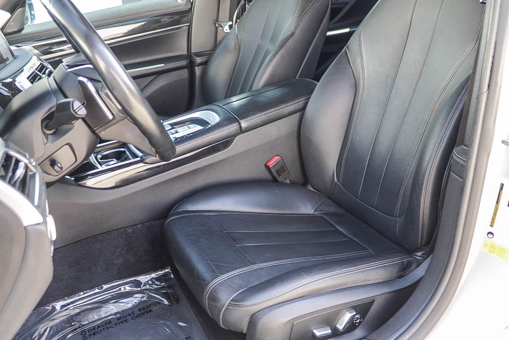 Thumbnail: 2016 BMW 7 Series - 11