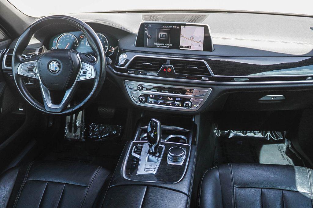 Thumbnail: 2016 BMW 7 Series - 2