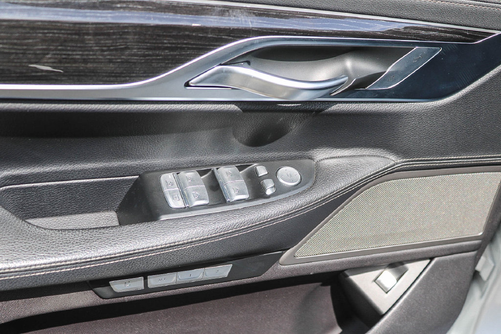 Thumbnail: 2016 BMW 7 Series - 26