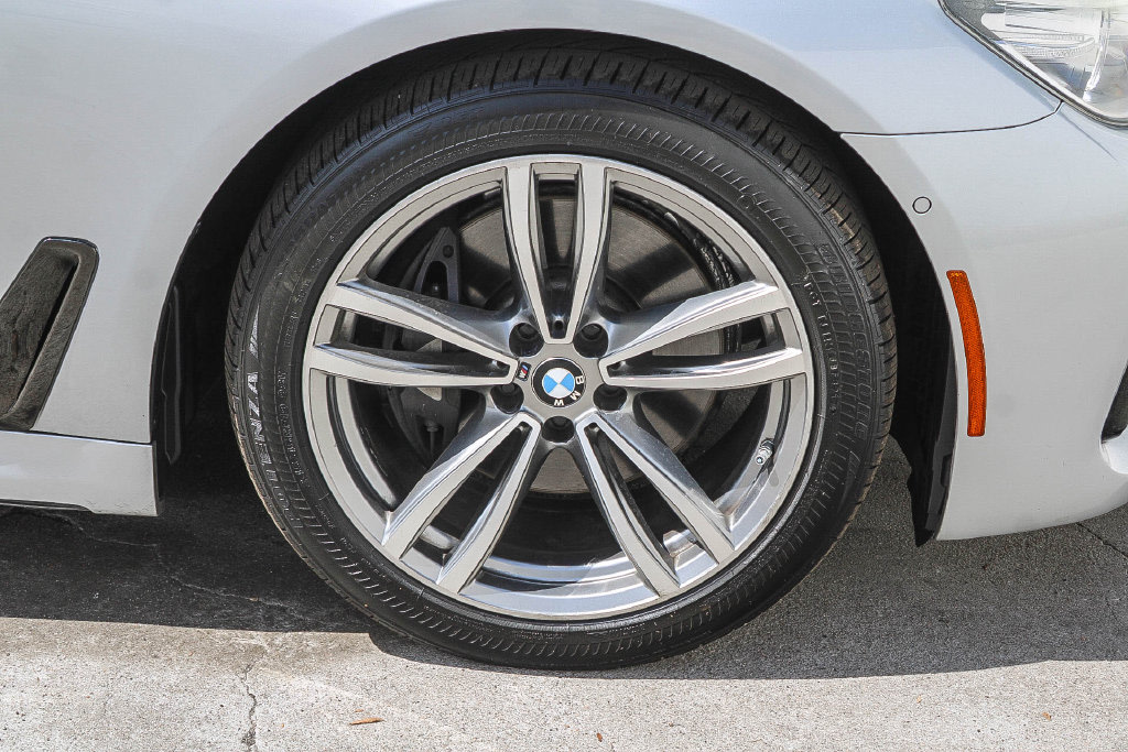 Thumbnail: 2016 BMW 7 Series - 22