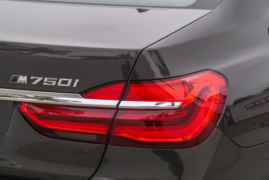 Thumbnail: 2017 BMW 7 Series - 11