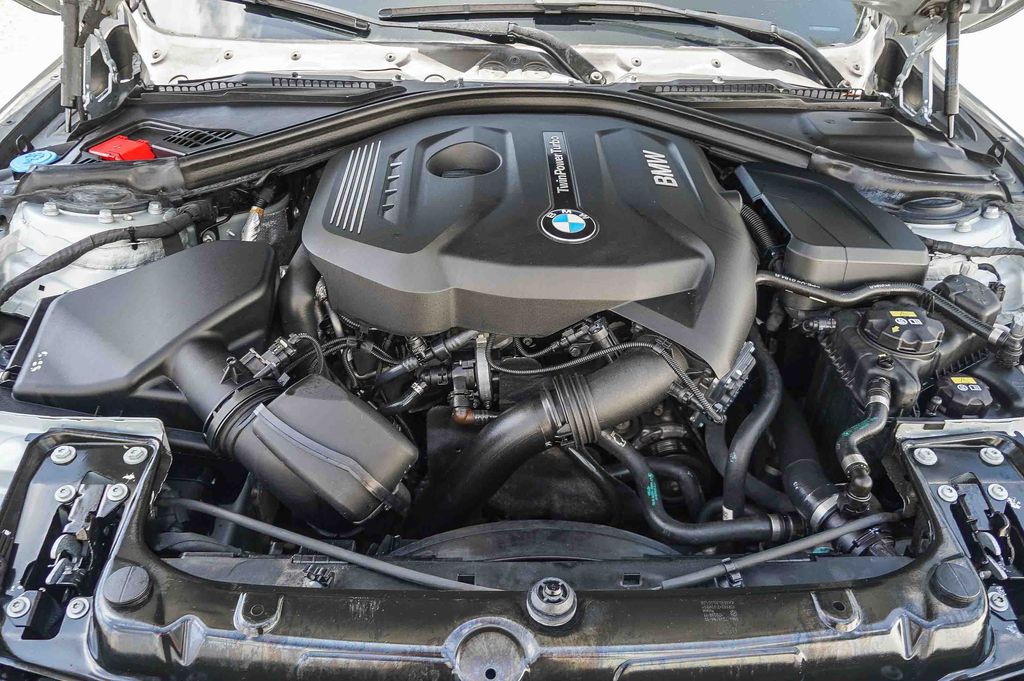 Thumbnail: 2017 BMW 3 Series - 8