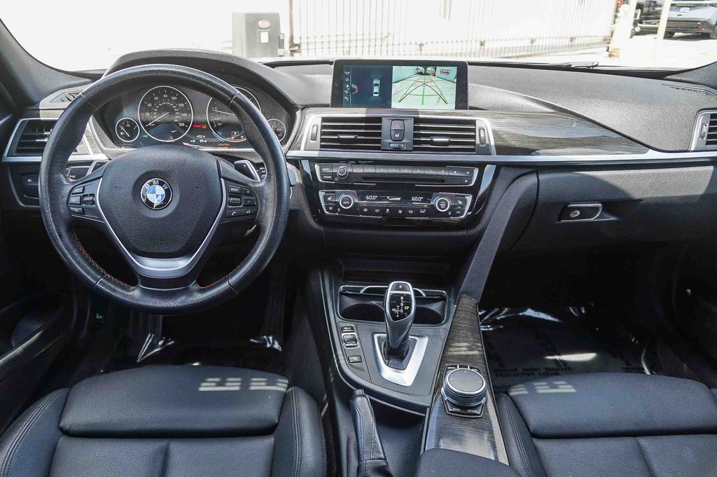 Thumbnail: 2017 BMW 3 Series - 2