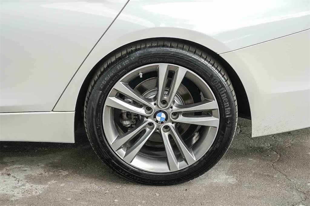 Thumbnail: 2018 BMW 3 Series - 22