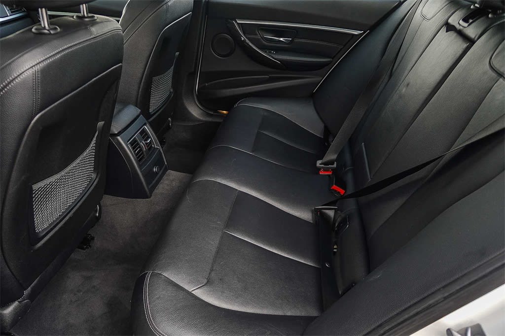 Thumbnail: 2018 BMW 3 Series - 12