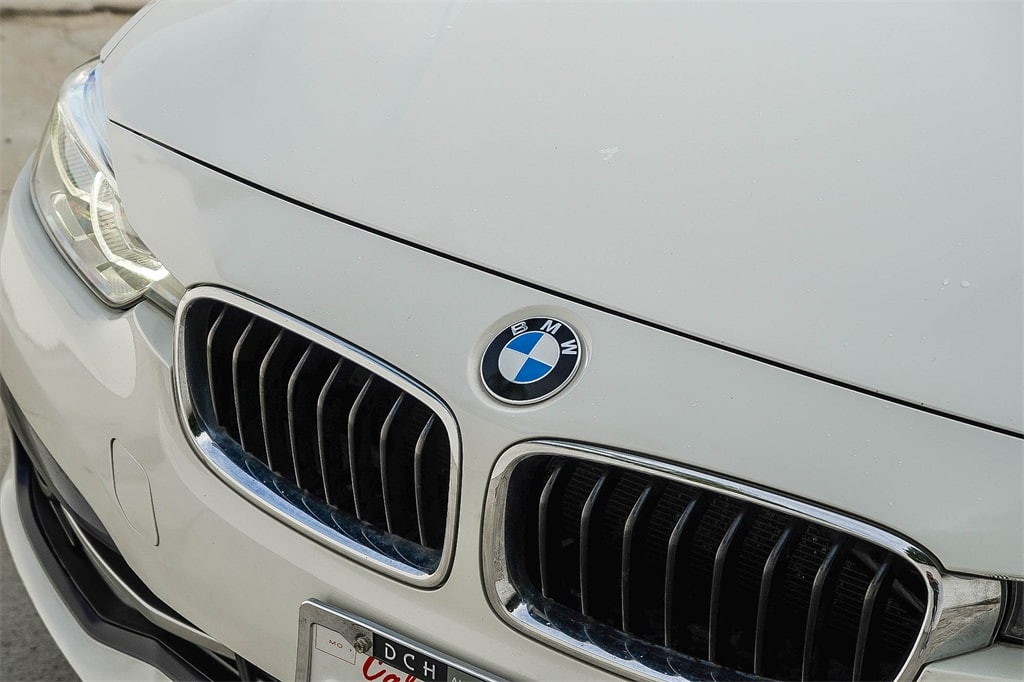 Thumbnail: 2018 BMW 3 Series - 6