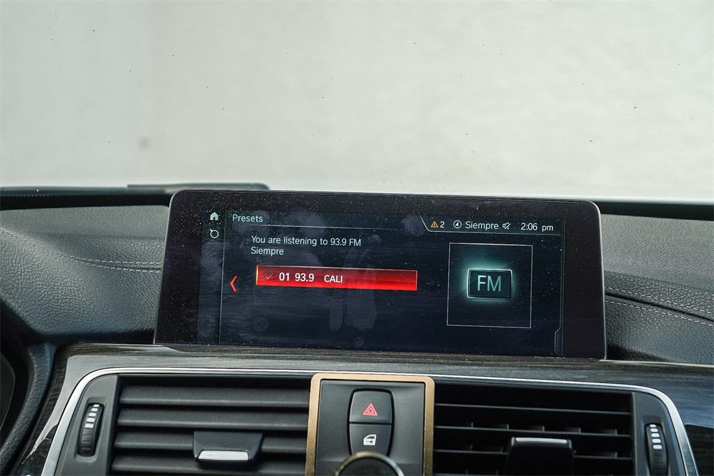 Thumbnail: 2018 BMW 3 Series - 23