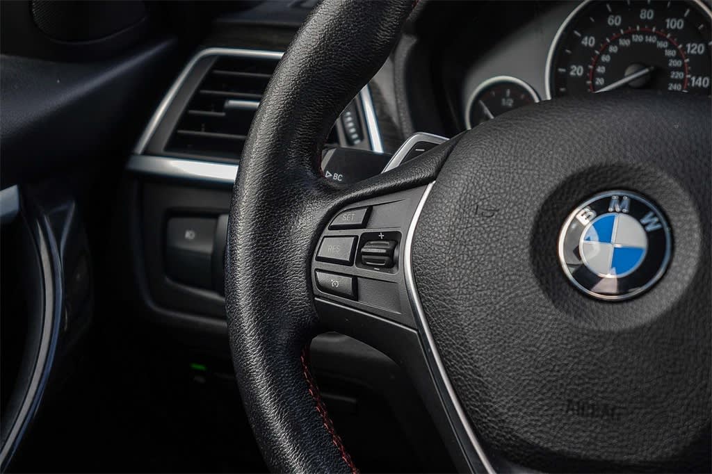 Thumbnail: 2018 BMW 3 Series - 24