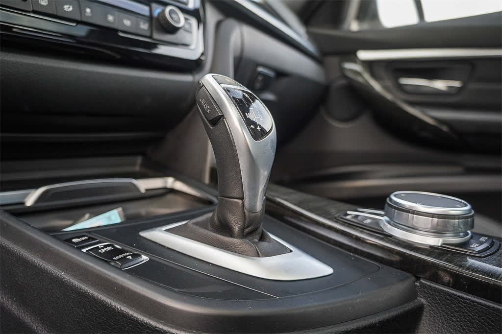 Thumbnail: 2018 BMW 3 Series - 29