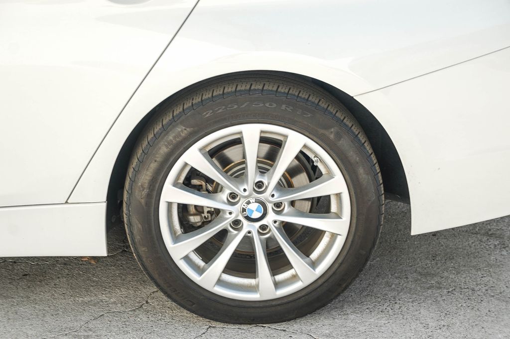 Thumbnail: 2018 BMW 3 Series - 5
