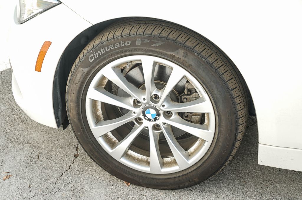Thumbnail: 2018 BMW 3 Series - 11