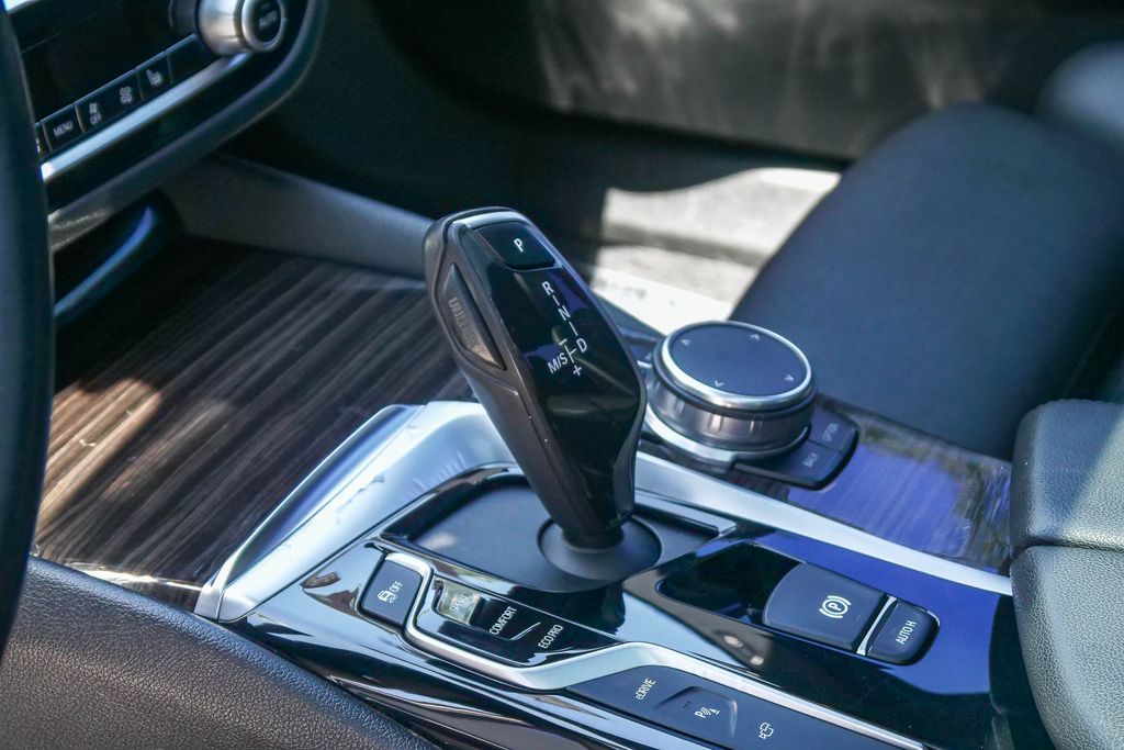 Thumbnail: 2019 BMW 5 Series - 14